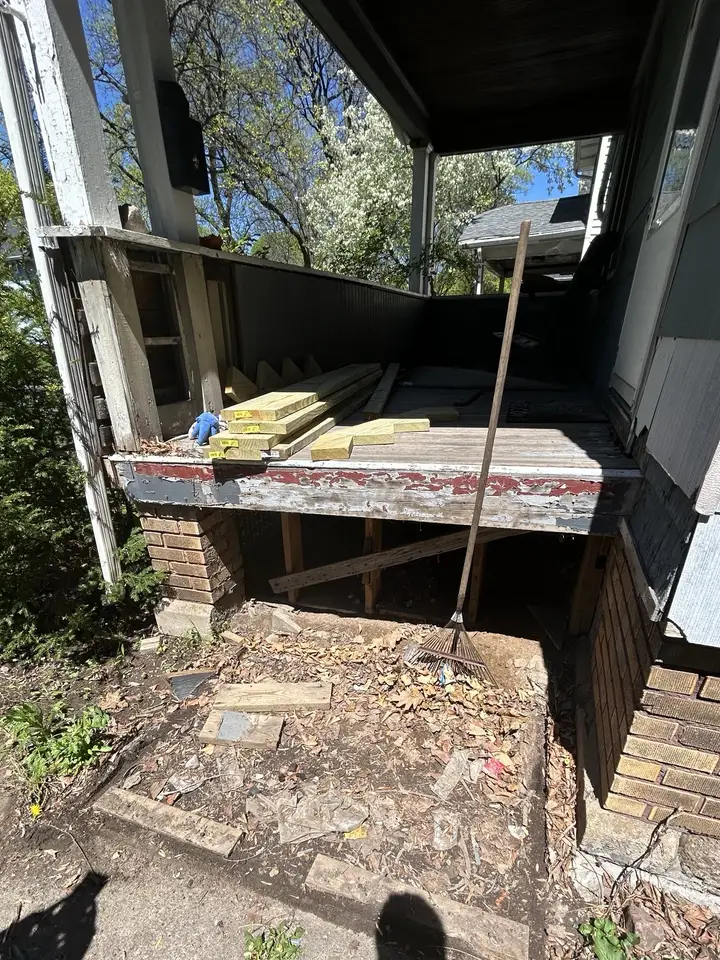 Porch with missing stairs